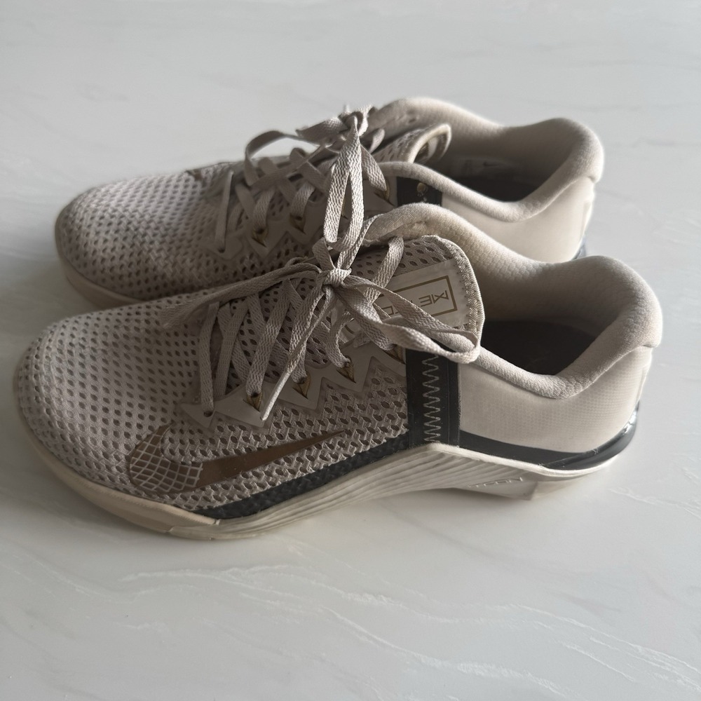 Nike Metcon 6 Light Orewood Brown Women's Size 8 Athletic Sneakers Hyperlift